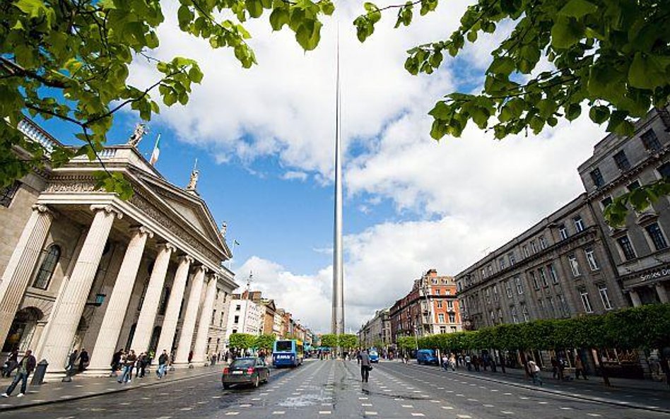 "Spire of Dublin" na O'Connell Street w Dublinie