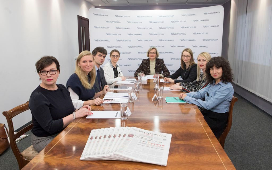 Uczestnicy debaty na temat zrównoważonego rozwoju.