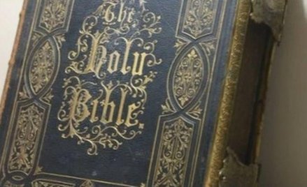 Skradziona Biblia zwrócona po 42 latach