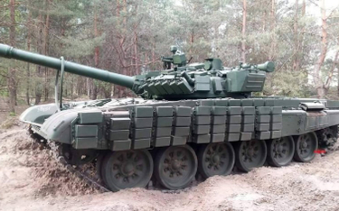 Armia ukraińska modyfikuje otrzymane z Polski czołgi T-72M1R poprzez instalację na nich pancerza dod