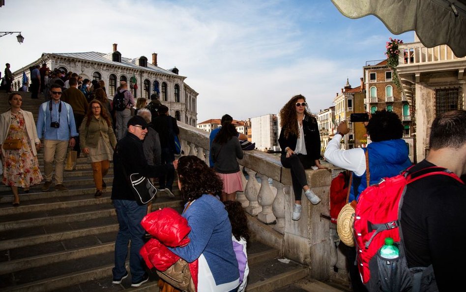 Wenecja nie radzi sobie z tłumem turystów