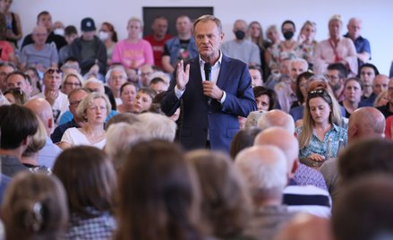 Spięcie Tuska z uczestniczką spotkania w Jaktorowie. „Powtarza pani ohydne kłamstwa na temat OFE”