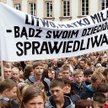 Manifestacja polskiej młodzieży przed Pałacem prezydenckim w Wilnie, 2 września