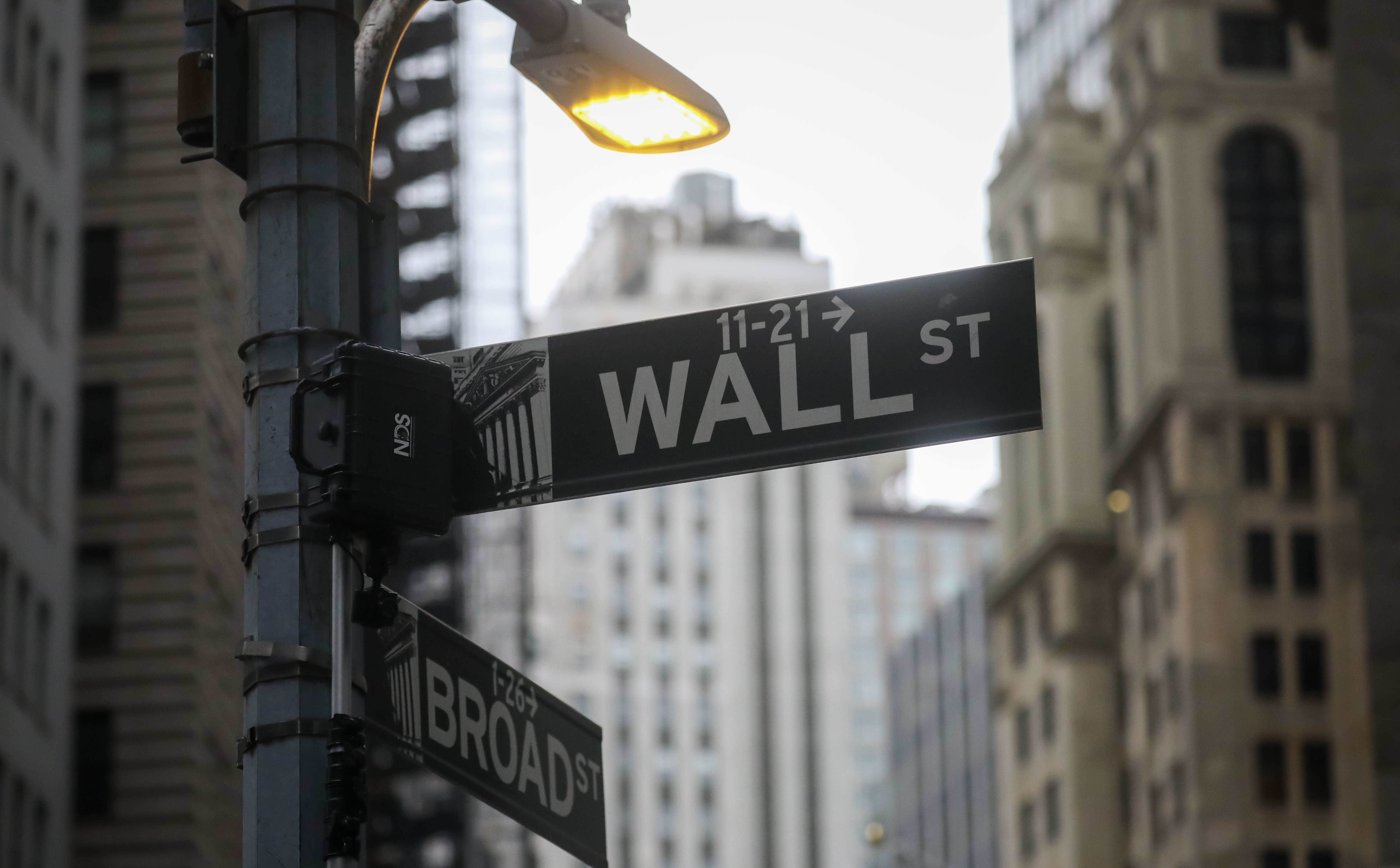 Czy to już złe dane? Wall Street w stagnacji po APD i ISM