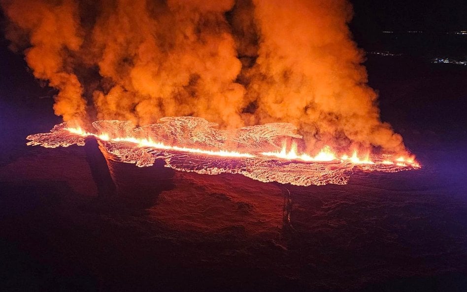 Lawa dotarła do Grindavík