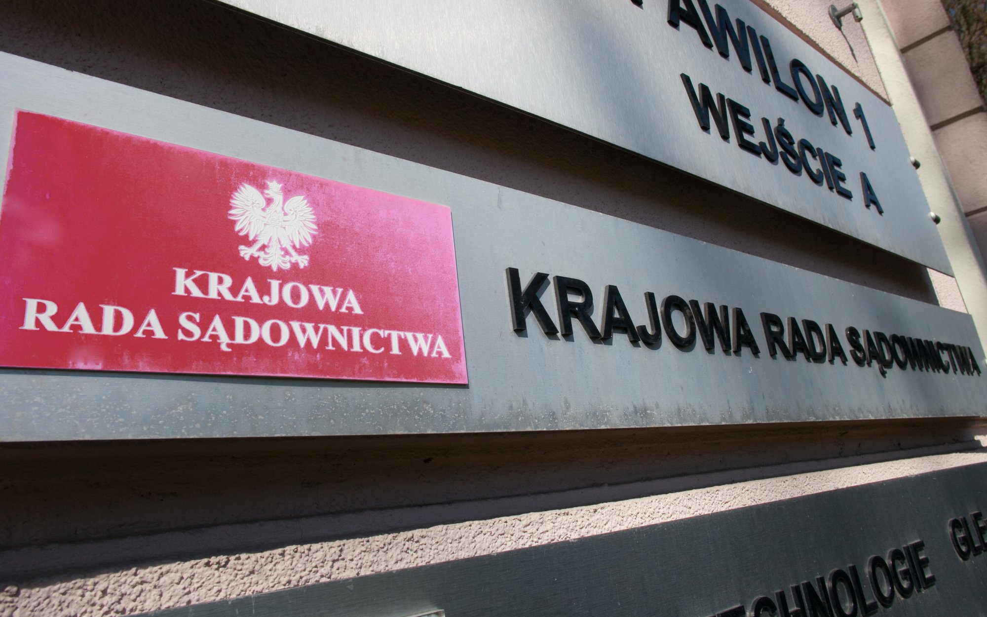 Krajowa Rada Sądownictwa występuje do premiera Tuska. Chce naprawienia historycznej niesprawiedliwości