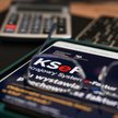 Krajowy System e-Faktur (KSeF) służy do wystawiania faktur w obrocie między przedsiębiorcami