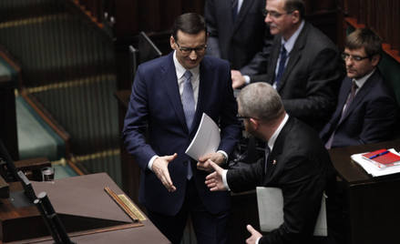 Premier Mateusz Morawecki i Grzegorz Braun z Konfederacji