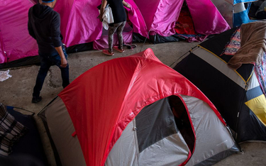 Włochy: Zlikwidowany obóz dla migrantów. Lekarze protestują