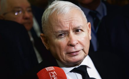 Nasilająca się wojna w PiS to wyraz szukania okazji do przejęcia schedy po wiekowym Jarosławie Kaczy