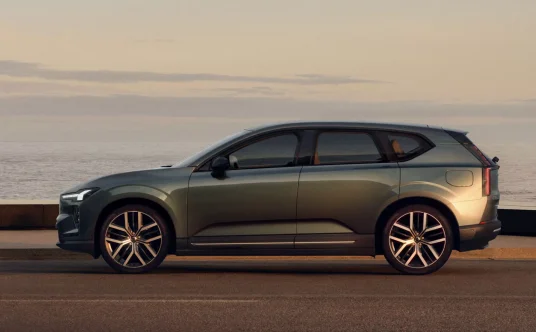 Podczas prezentacji EX60 podkreślano imponujący zasięg, sięgający w topowej wersji 810 km według WLT