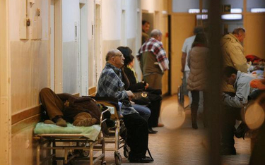 Szpitale ograniczają pacjentom dostęp do ostrego dyżuru, ale nie zawsze zgodnie z prawem.