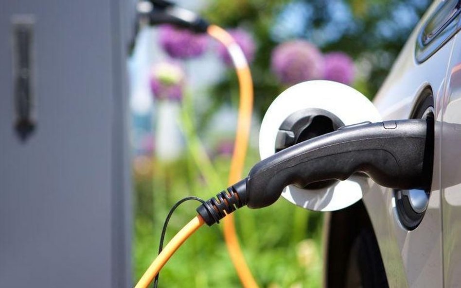 Elektryczne samochody to jeden ze sposobów na bardziej ekologiczny transport