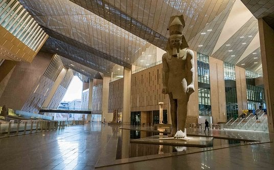 Posąg Ramzesa II – Wielkie Muzeum Egipskie. /mat. prasowe