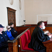 Jeden z trzech oskarżonych Oskar N.  na sali Sądu Rejonowego w Gdańsku Pozostali oskarżeni się nie s
