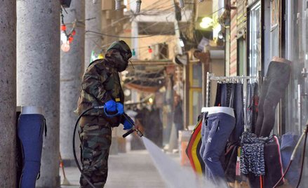 Irak walczy z wirusem i zamyka szkoły, kina oraz kawiarnie