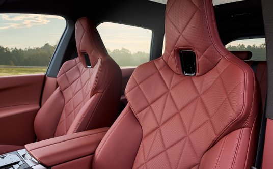 Zmodernizowane BMW iX