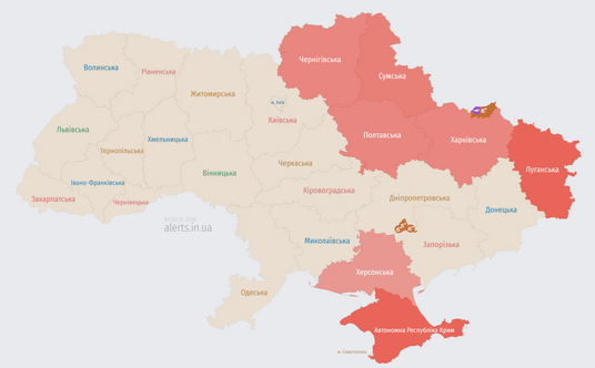 Mapa alarmów ze strony alerts.in.ua, stan na 22:59 czasu polskiego, 1 lutego 2025 roku