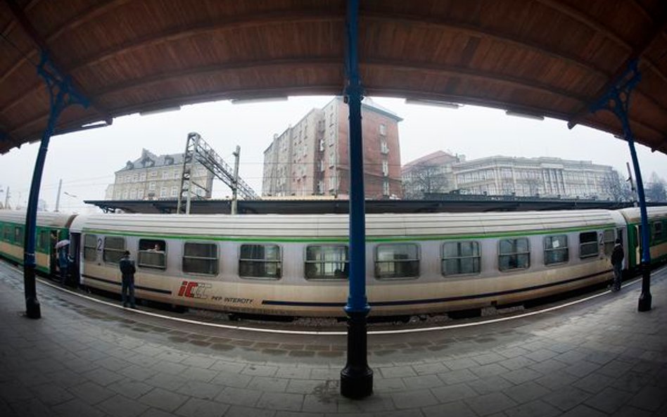 Szybki pociąg Pendolino rządową kiełbasą wyborczą