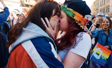 Poradnik pod patronatem Rady Języka Polskiego doradza mediom, by prezentując modele rodziny, pokazyw