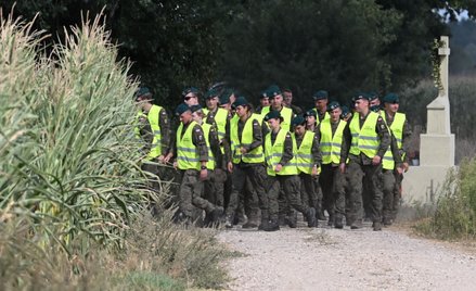 Zabezpieczanie terenu w miejscowości Osiny, gdzie spadł dron