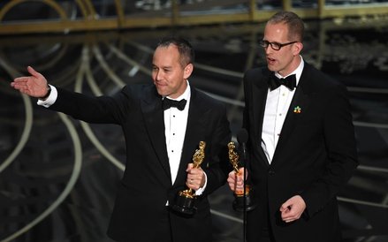 Oscar za najlepszy pełnometrażowy film animowany - W głowie się nie mieści. Nagrodę odbierają produc