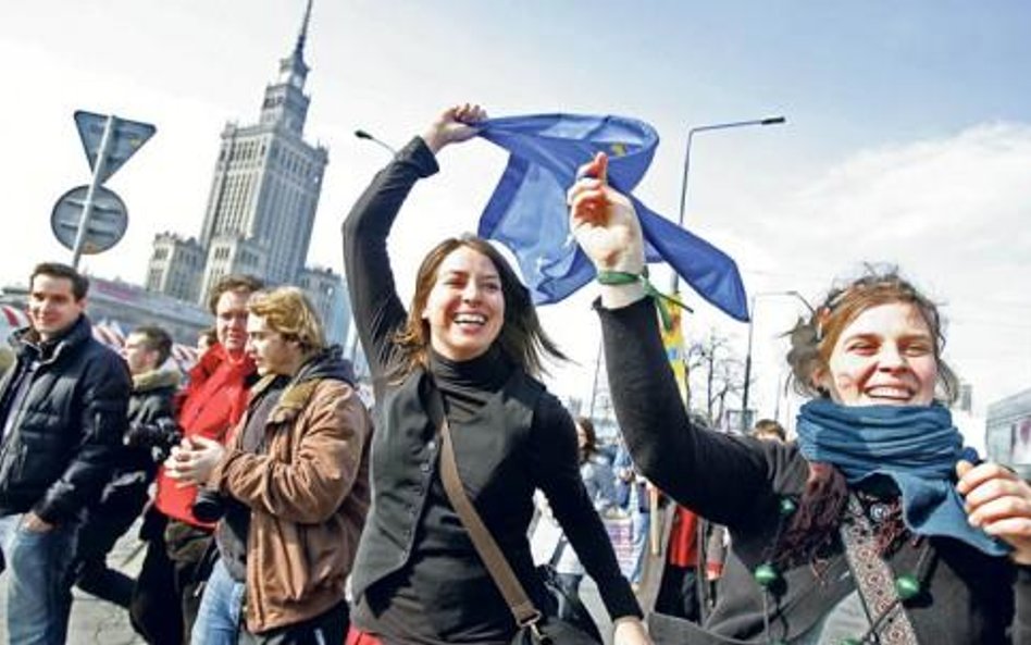 Doroczna Manifa w stolicy w Dzień Kobiet. W 2008 hasłem przewodnim manifestacji było "Zdrowie Kobiet