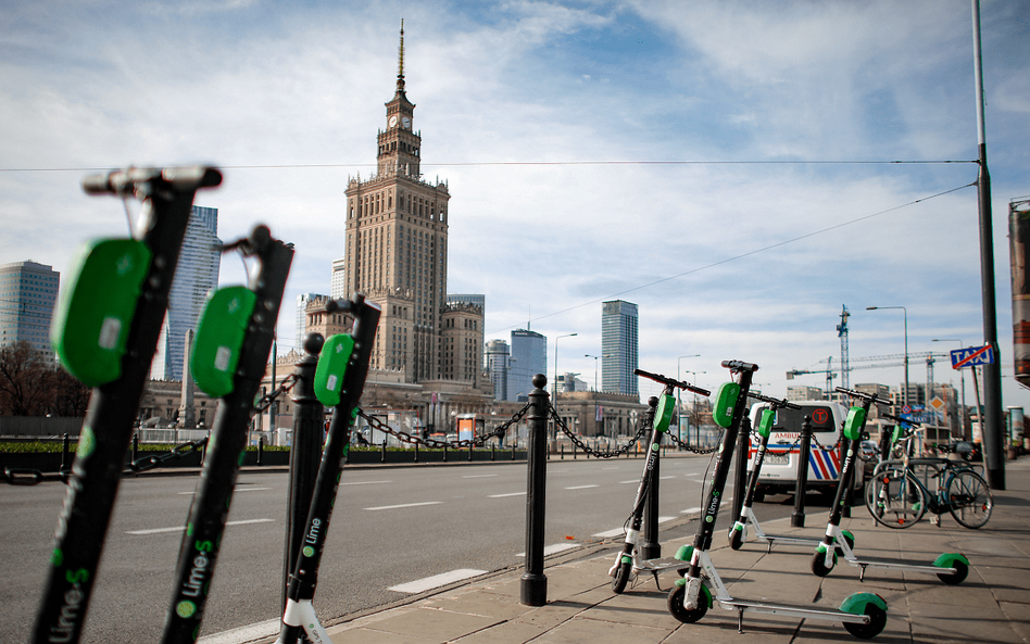 Pandemia przetrzebiła e-rowery i e-hulajnogi. Od środy wraca Lime