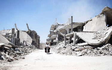 Tak wygląda Teir Maalah, wioska położona w pobliżu Homs. Same straty materialne wojny domowej Syrii 