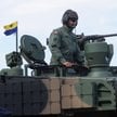 Żołnierz 20. Brygady Zmechanizowanej w czołgu K2 na defiladzie z okazji Święta Wojska Polskiego 15 s