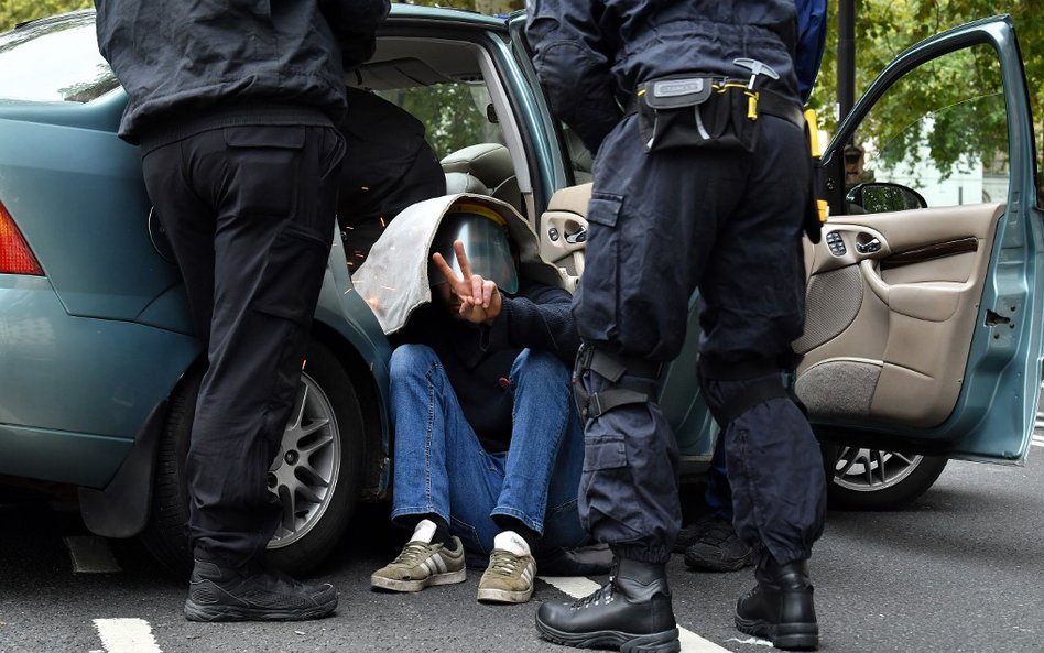 Protest klimatyczny w Londynie. Policja zatrzymała uczestników