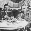 Brat króla Rumunii książę Mikołaj (z lewej) i Marszałek Polski Józef Piłsudski podczas spotkania w B