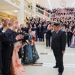 Kim Dzong Un na spotkaniu z literatami i artystami w teatrze Moranbong w Pjongjangu 9 sierpnia