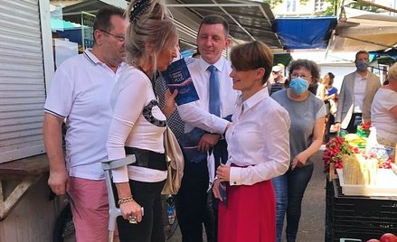 Emilewicz poparła branżę turystyczną w kwestii „latania w kratkę”