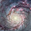 Mikrosoczewkowanie grawitacyjne umożliwia badanie odległych galaktyk i odkrywanie planet pozasłonecz