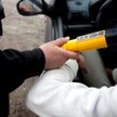 Laserowy miernik wytypuje kierowcę samochodu do dokładnego sprawdzenia