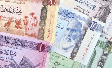 Biały Dom oskarża: Rosja drukuje fałszywe dinary dla Libii