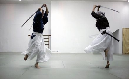 Hydrobudowa Polska: syndyk wystawia na sprzedaż miecze