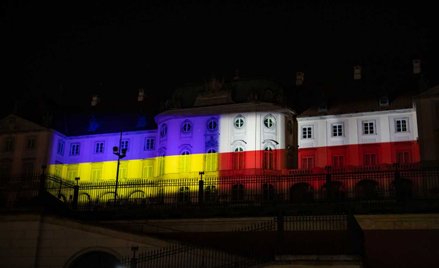 Zamek Królewski podświetlony w barwach flag Polski i Ukrainy