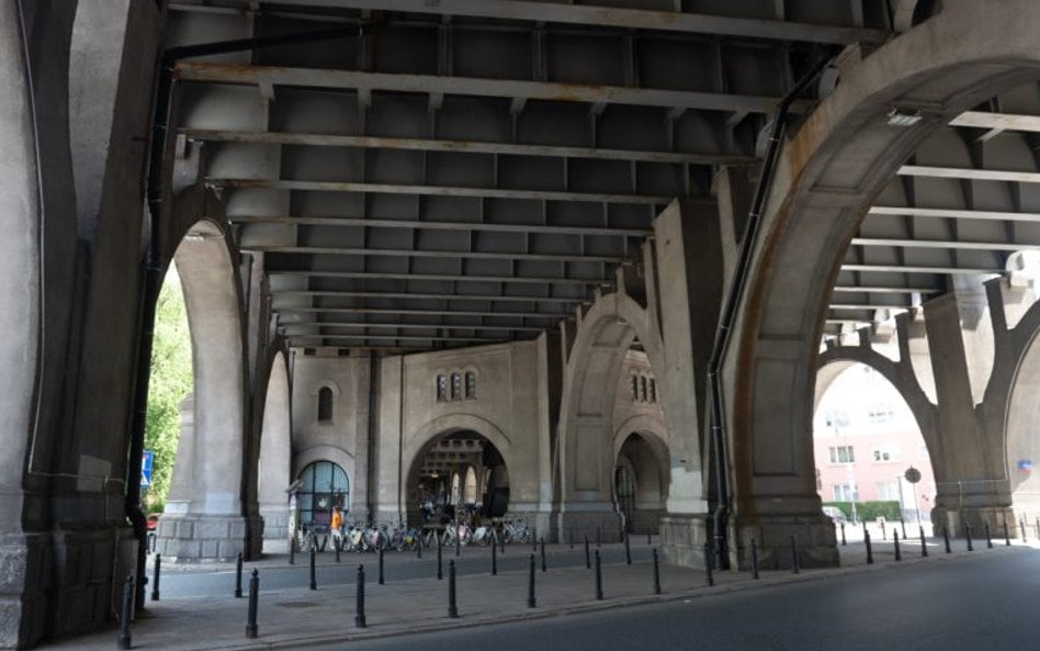 Na poniedziałek, 3 listopada, wykonawca zapowiada kolejny etap robót pod wiaduktem mostu Poniatowski