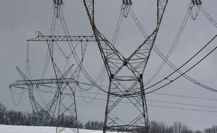 Ze względu na szadź, lód i śnieg, które w ubiegłym tygodniu zrywały sieci i łamały słupy energetyczn