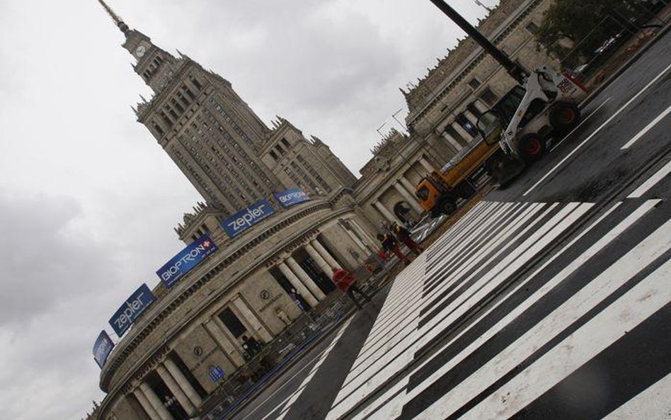 Metropolie sięgają głębiej do kieszeni mieszkańców