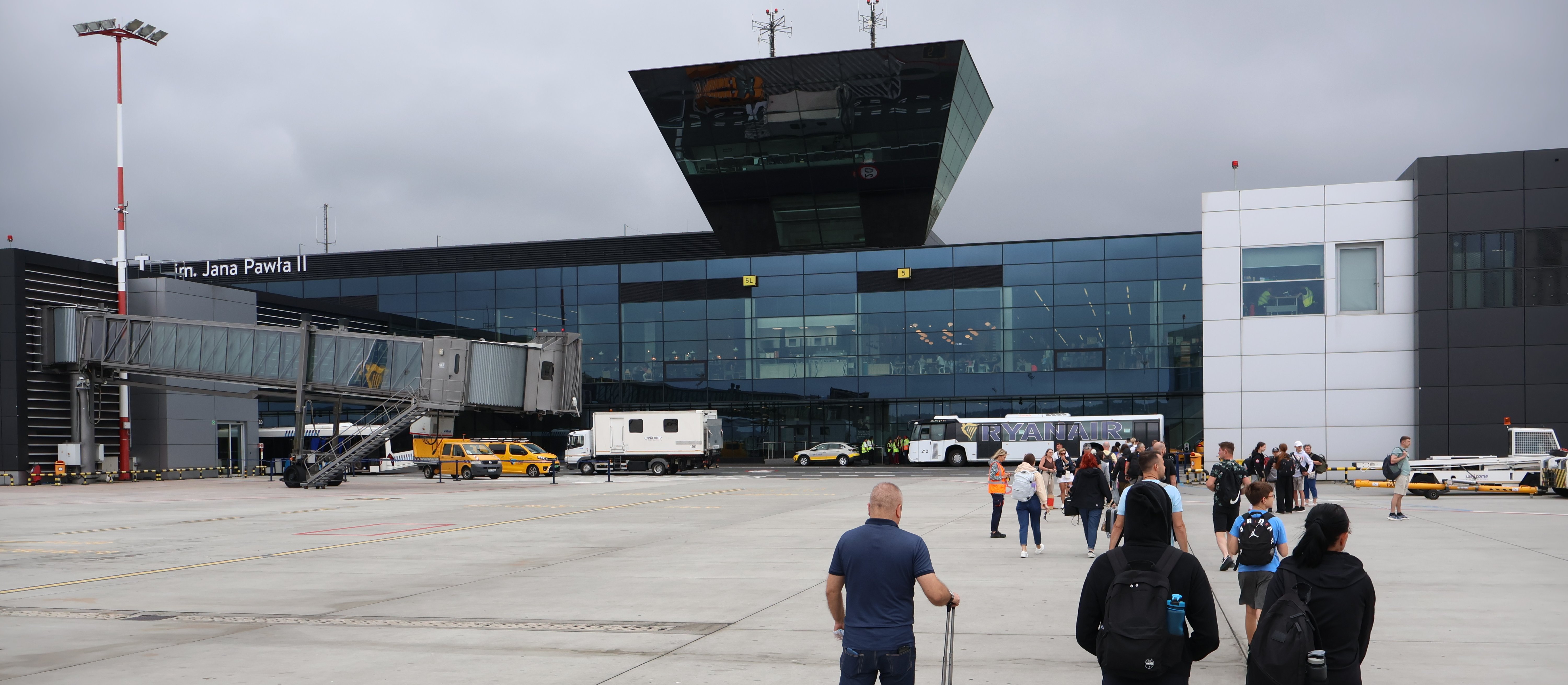 Prawie 1,5 miliona podróżnych na krakowskim lotnisku. „To będzie udany sezon”