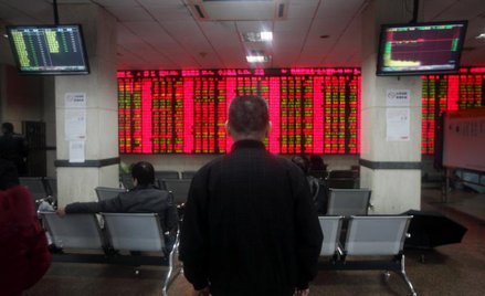 Domy maklerskie w Państwie Środka z trudem próbują uniezależnić się od zmiennych przychodów z finans