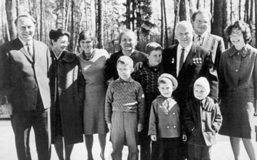 Nikita Chruszczow czas wolny chętnie spędzał wraz ze swą liczną rodziną w letniej rezydencji niedale