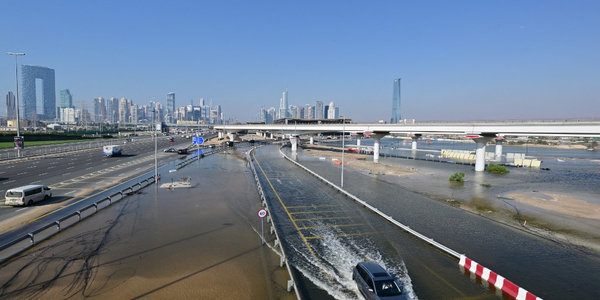 Dubaj walczy ze skutkami powodzi. Lotnisko wraca do normalnej obsługi pasażerów