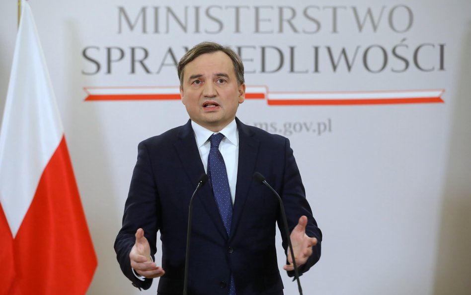 Minister sprawiedliwości, prokurator generalny Zbigniew Ziobro podczas konferencji prasowej w Minist