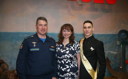 Pułkownik Oleg Timoszin z rodziną