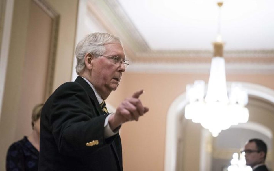 Mitch McConnell, lider większości w Senacie.