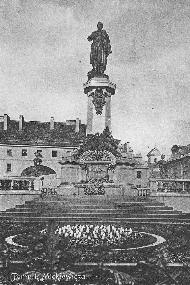 Cyprian Godebski postanowił pomnik odlać w brązie florenckim, w pracowni Piotra Lippiego w Pistoi